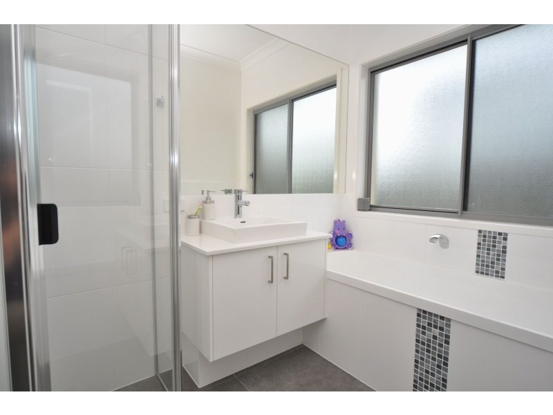 9 Rhodium Crescent, Hope Island QLD 4212