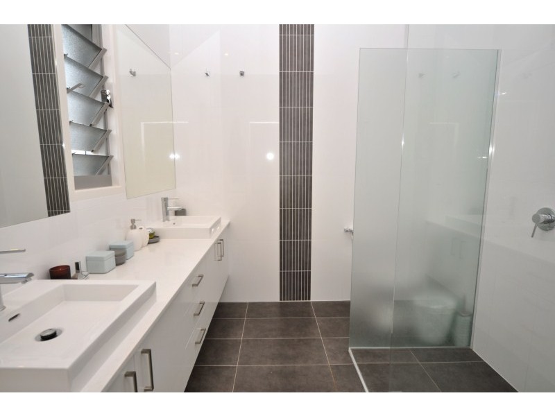 9 Rhodium Crescent, Hope Island QLD 4212