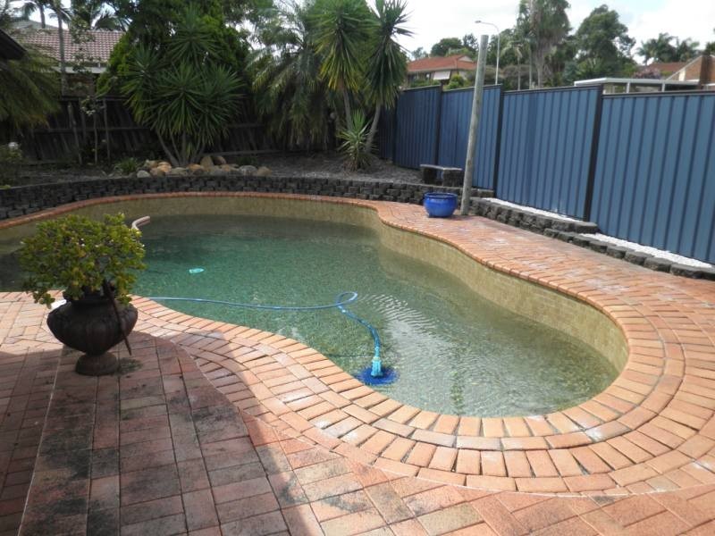 1 Loxton Court, Helensvale QLD 4212