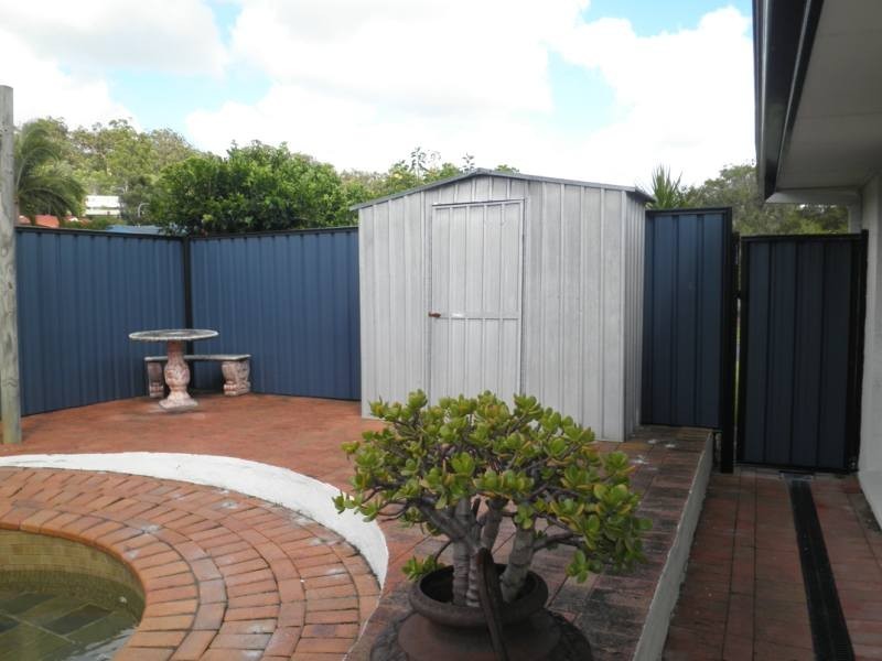 1 Loxton Court, Helensvale QLD 4212