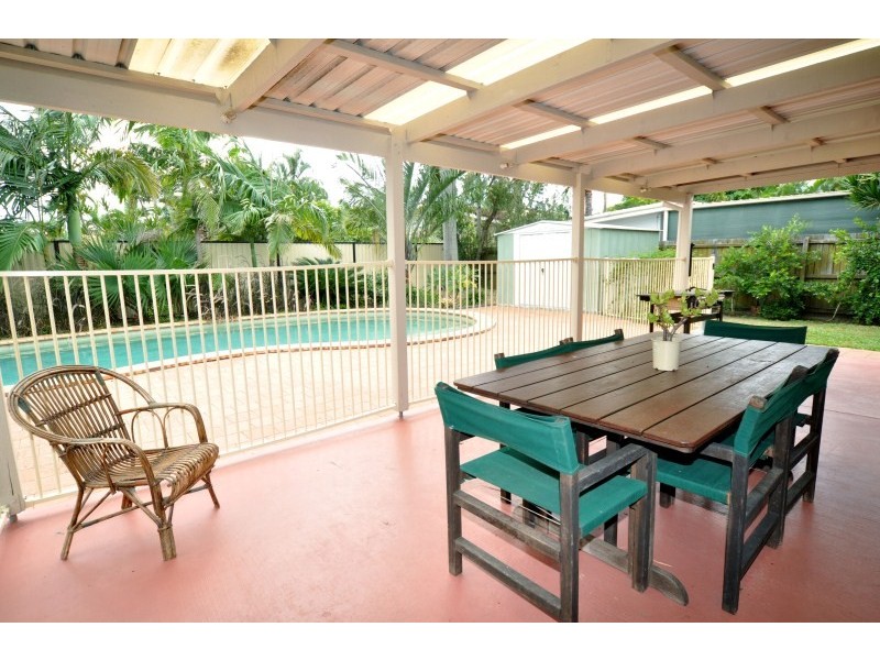 69 Poinsettia Avenue, Hollywell QLD 4216