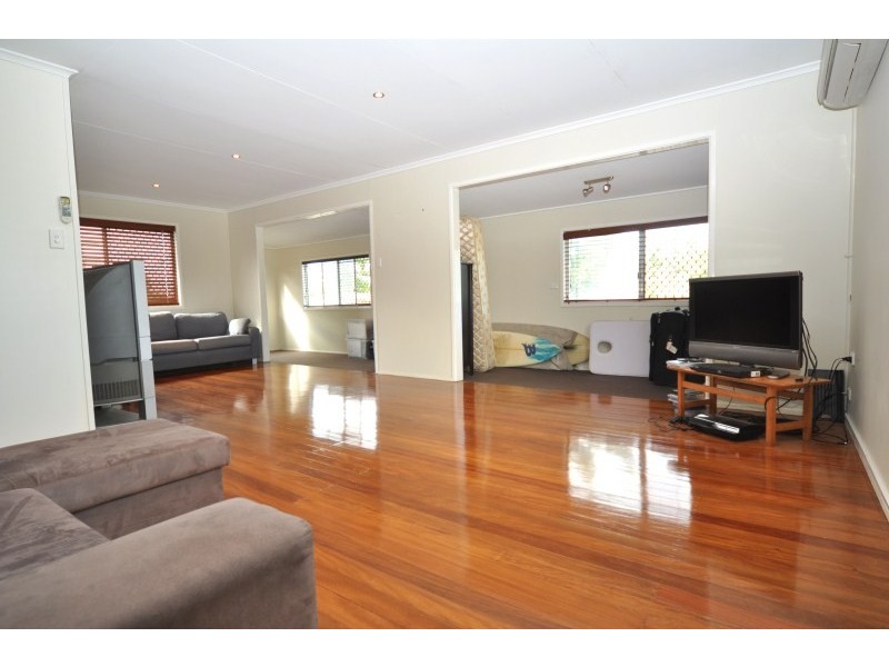 69 Poinsettia Avenue, Hollywell QLD 4216