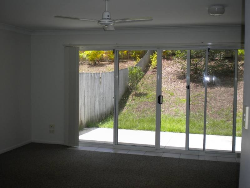 2/6 Hill Court, Labrador QLD 4215