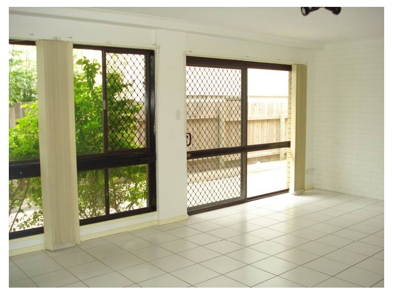 2/278 Marine Parade, Labrador QLD 4215