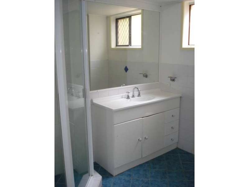 2/278 Marine Parade, Labrador QLD 4215