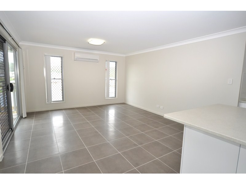 65 Diamantina Circuit, Pacific Pines QLD 4211