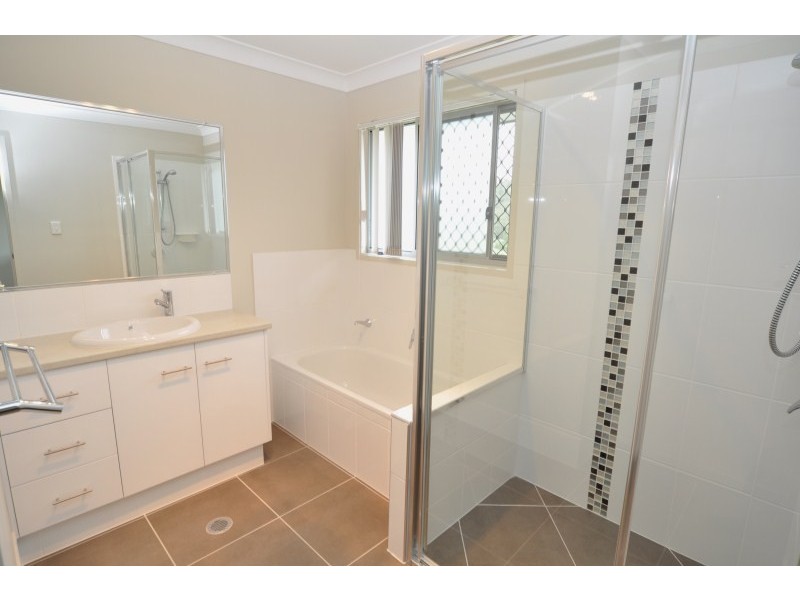 65 Diamantina Circuit, Pacific Pines QLD 4211
