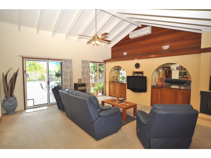 62 Oxley Drive, Paradise Point QLD 4216