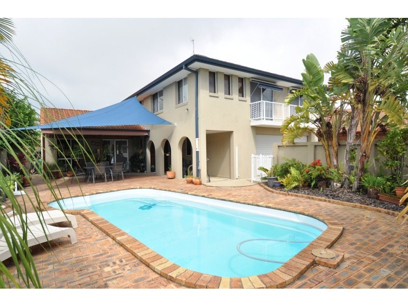 62 Oxley Drive, Paradise Point QLD 4216