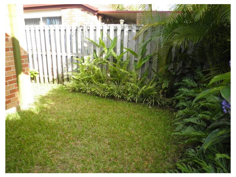 2/119 Greenacre Drive, Parkwood QLD 4214