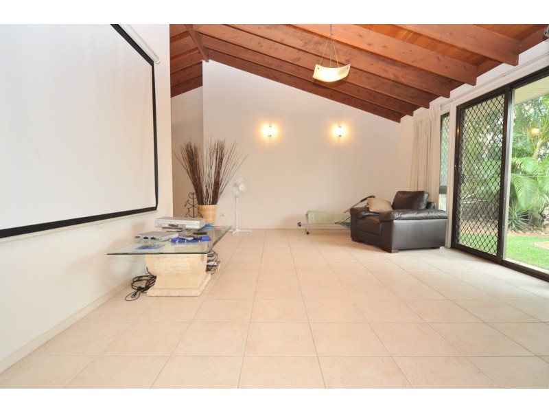 42 Columbus Drive, Hollywell QLD 4216