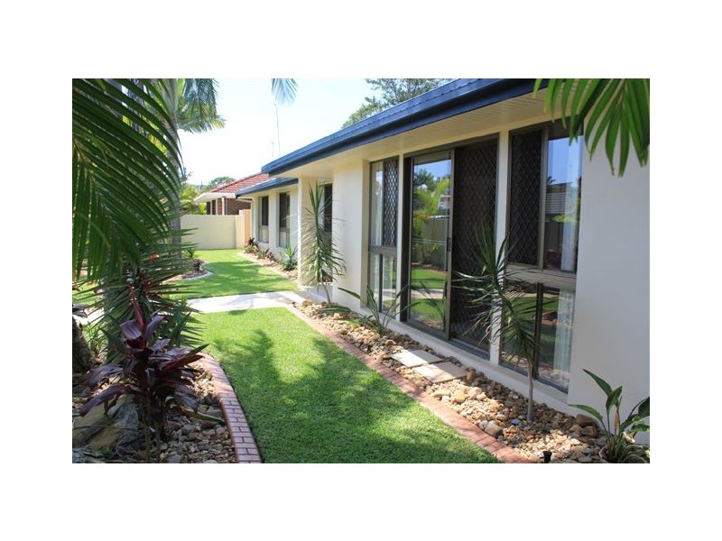 42 Columbus Drive, Hollywell QLD 4216