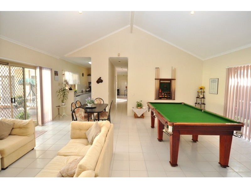 121 Lae Drive, Runaway Bay QLD 4216