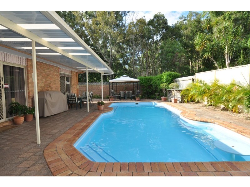 121 Lae Drive, Runaway Bay QLD 4216