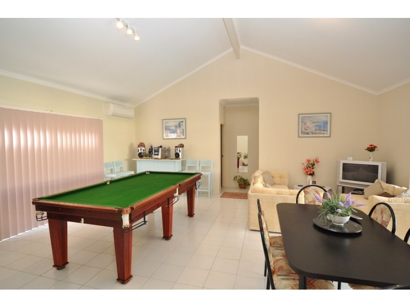 121 Lae Drive, Runaway Bay QLD 4216