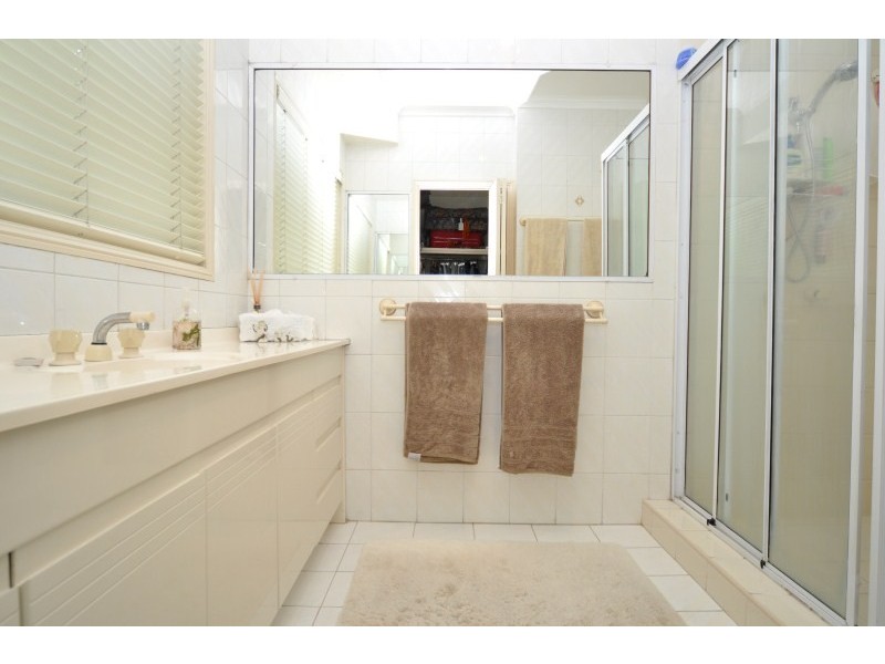 121 Lae Drive, Runaway Bay QLD 4216