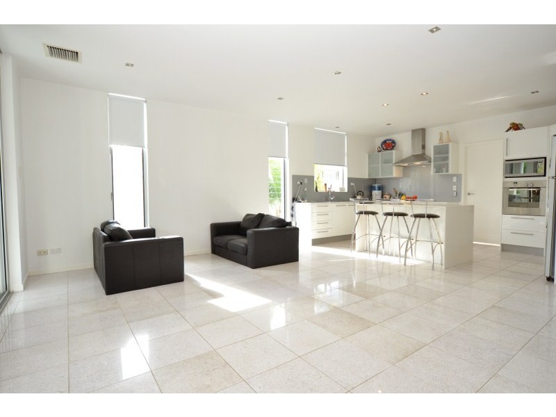 154 Lae Drive, Coombabah QLD 4216