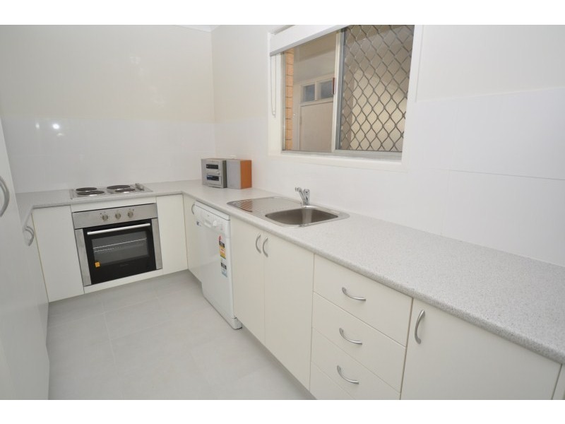 33 Deagon Drive, Runaway Bay QLD 4216