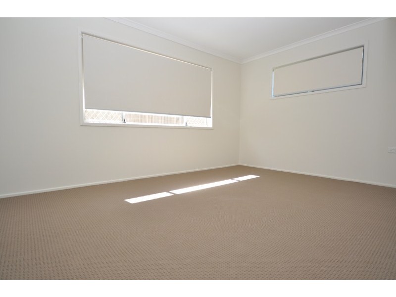 33 Deagon Drive, Runaway Bay QLD 4216