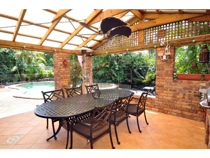 13 Matthew Flinders Drive, Paradise Point QLD 4216