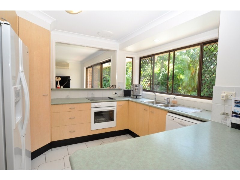 13 Matthew Flinders Drive, Paradise Point QLD 4216