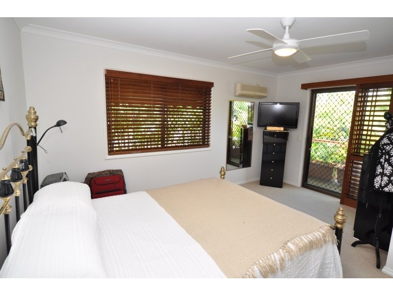 13 Matthew Flinders Drive, Paradise Point QLD 4216