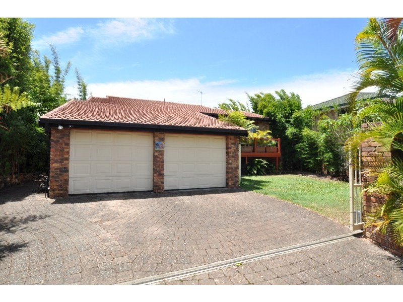 13 Matthew Flinders Drive, Paradise Point QLD 4216