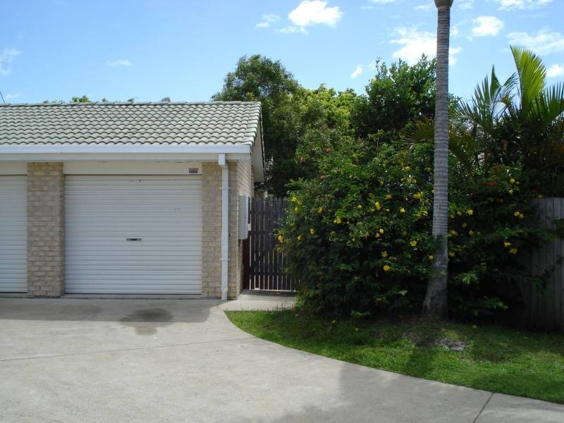 2/12 Jannie Court, Labrador QLD 4215