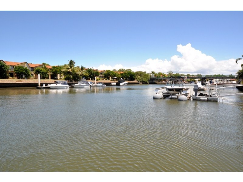 28 Sundance Way, Runaway Bay QLD 4216