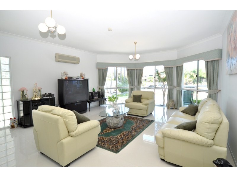 28 Sundance Way, Runaway Bay QLD 4216