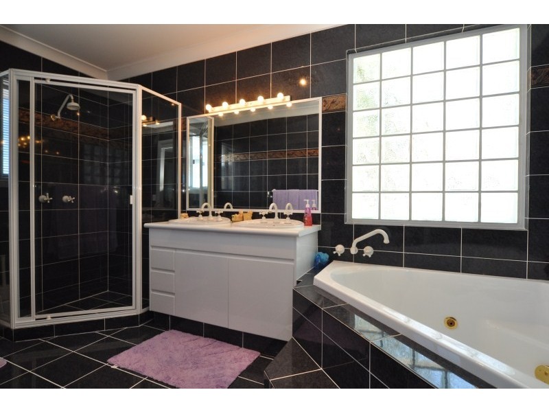 28 Sundance Way, Runaway Bay QLD 4216