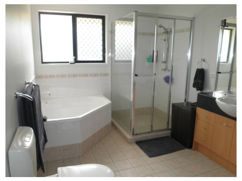 4 Broxbourne Place, Oxenford QLD 4210