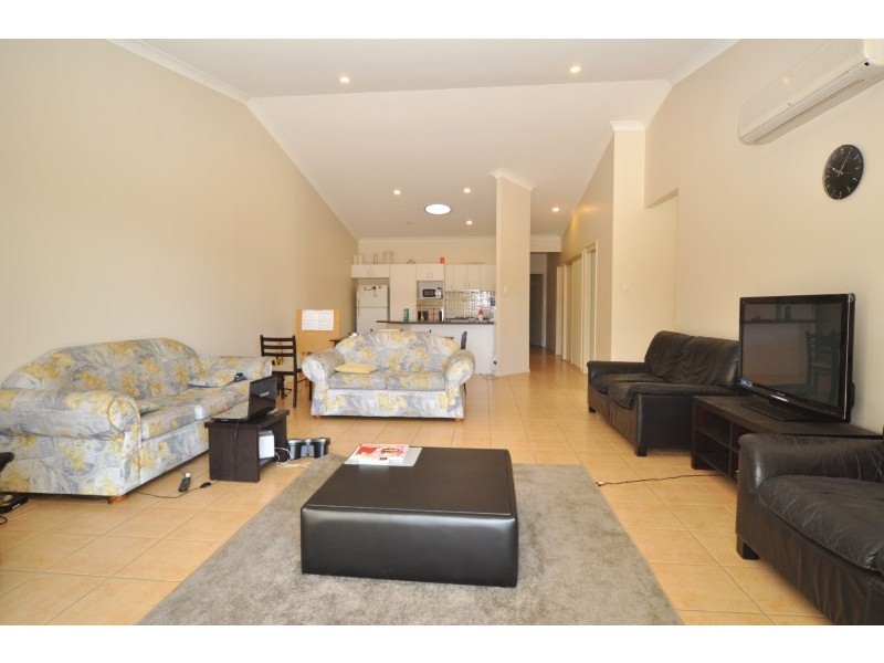 1/16 Old Kent Road, Upper Coomera QLD 4209