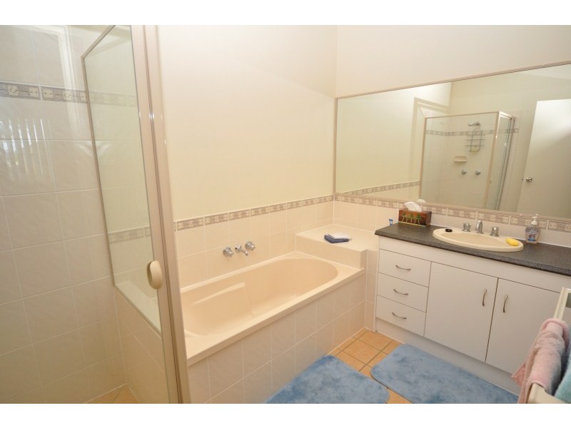 2/16 Old Kent Road, Upper Coomera QLD 4209