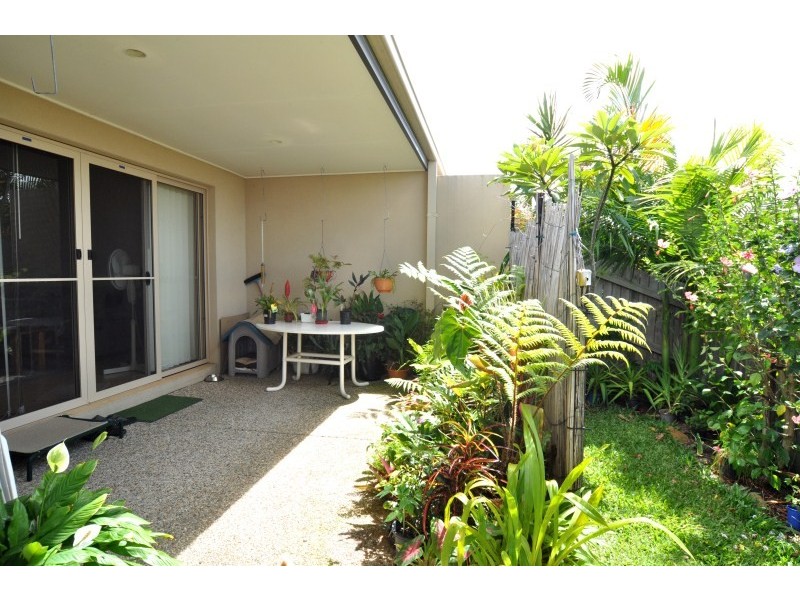 2/16 Old Kent Road, Upper Coomera QLD 4209