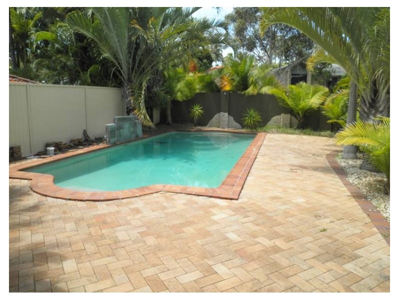 17 James Cagney Close, Parkwood QLD 4214