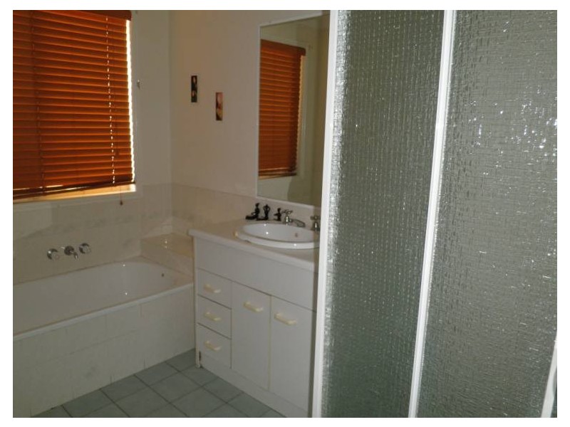 17 James Cagney Close, Parkwood QLD 4214