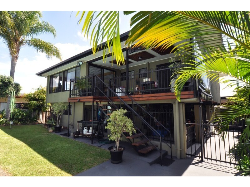 61 Jacaranda Avenue, Hollywell QLD 4216