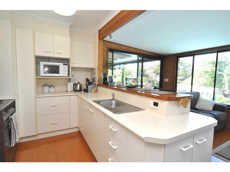 61 Jacaranda Avenue, Hollywell QLD 4216