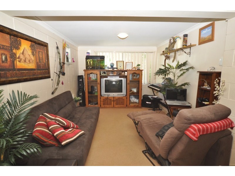 61 Jacaranda Avenue, Hollywell QLD 4216