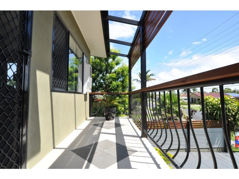 61 Jacaranda Avenue, Hollywell QLD 4216