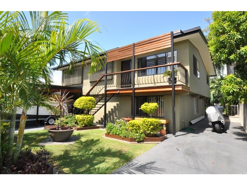 61 Jacaranda Avenue, Hollywell QLD 4216