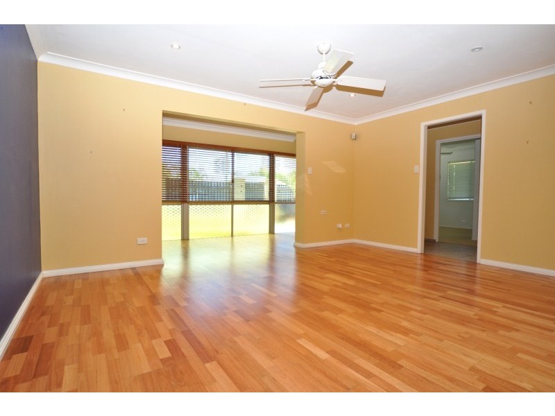 6 Margaroola Avenue, Biggera Waters QLD 4216