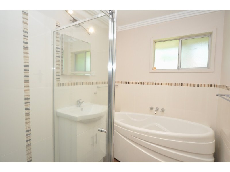 6 Margaroola Avenue, Biggera Waters QLD 4216