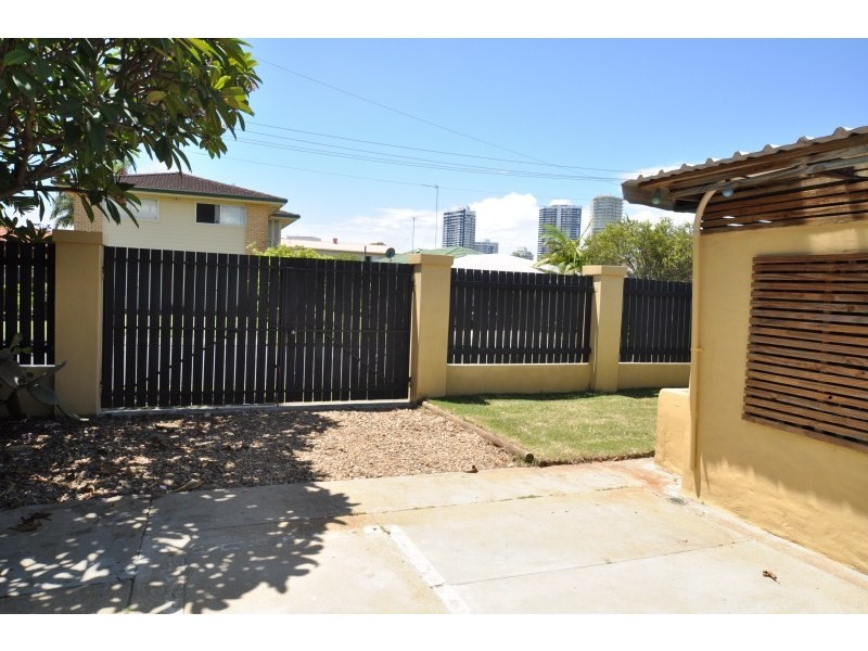 6 Margaroola Avenue, Biggera Waters QLD 4216