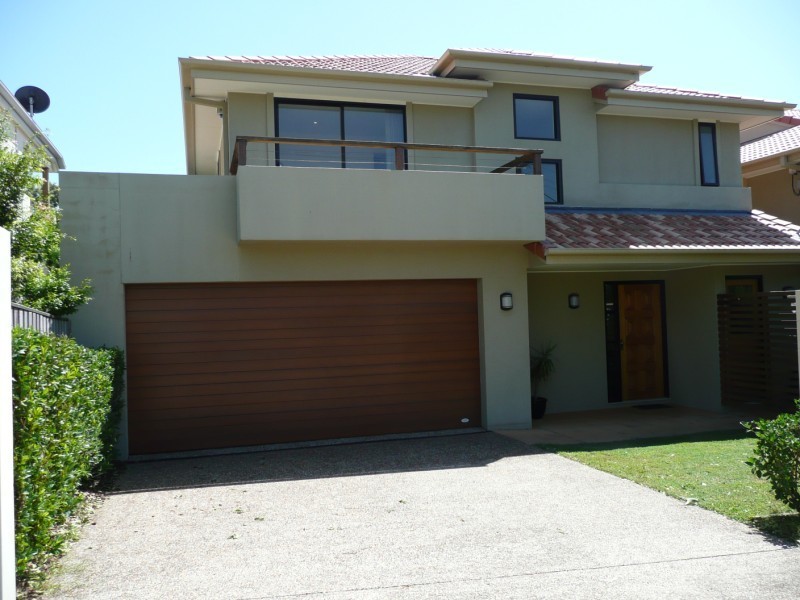 2/1 Ashton Street, Labrador QLD 4215