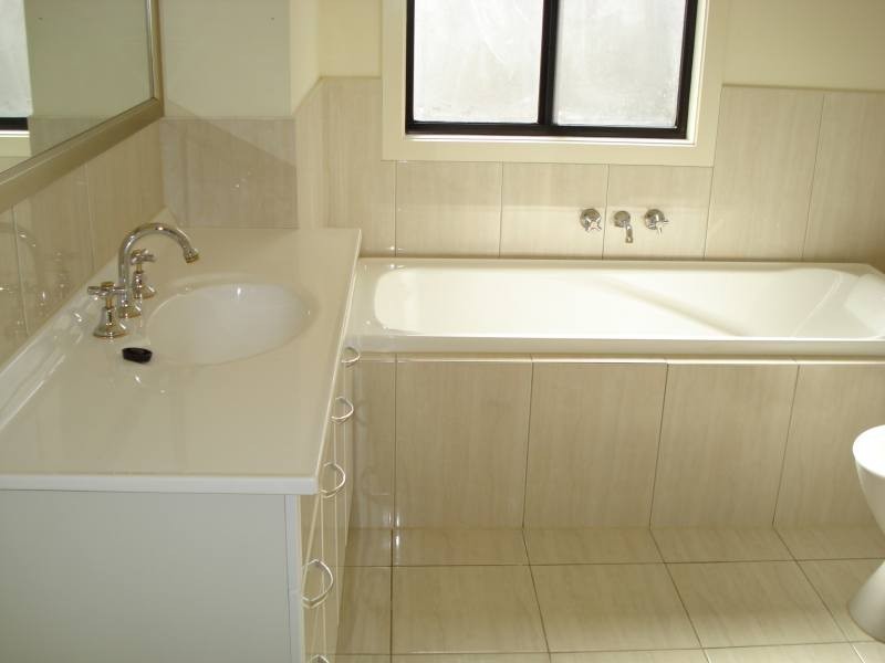 2/1 Ashton Street, Labrador QLD 4215