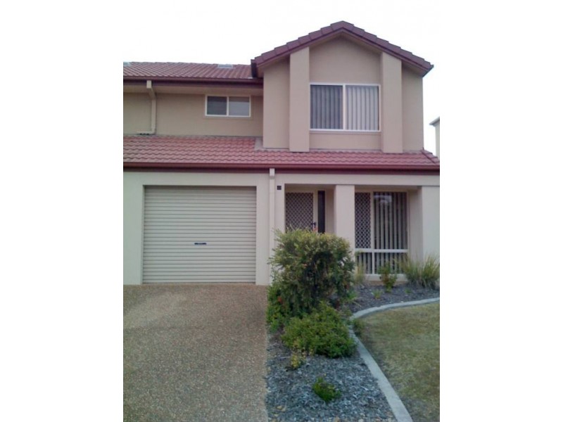 42/74  Universl Street, Pacific Pines QLD 4211
