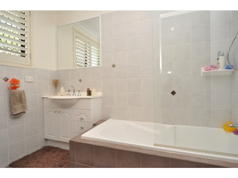 1 Matthew Flinders Drive, Hollywell QLD 4216