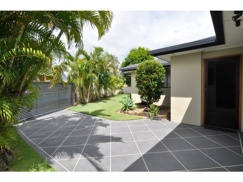 1 Matthew Flinders Drive, Hollywell QLD 4216